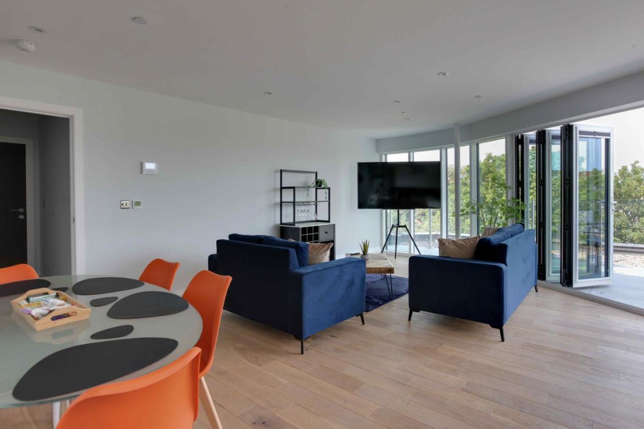 New London Life Executive