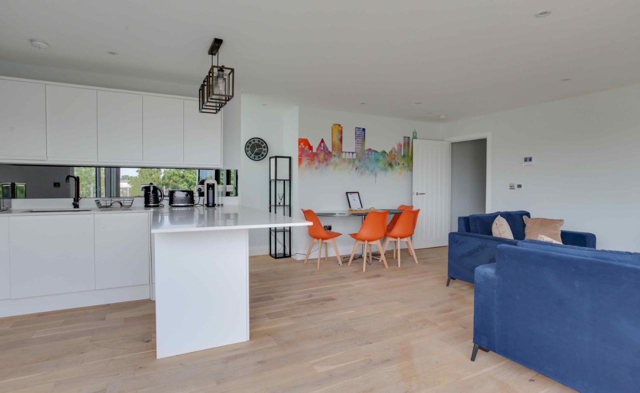 New London Life Executive